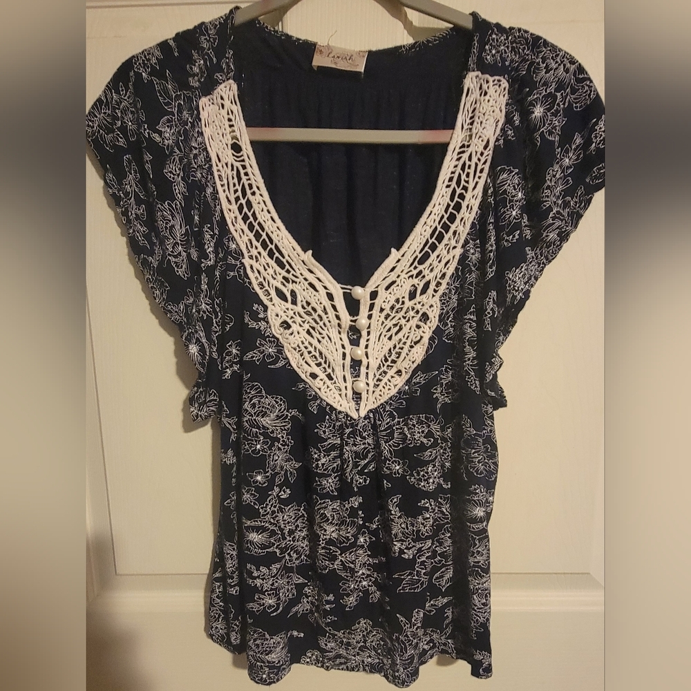 Lavish Blouse crochet neckline Short Sleeve Size Medium navy blue/cream